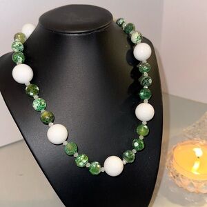 LOVELY ROUND BEADED NECKLACE